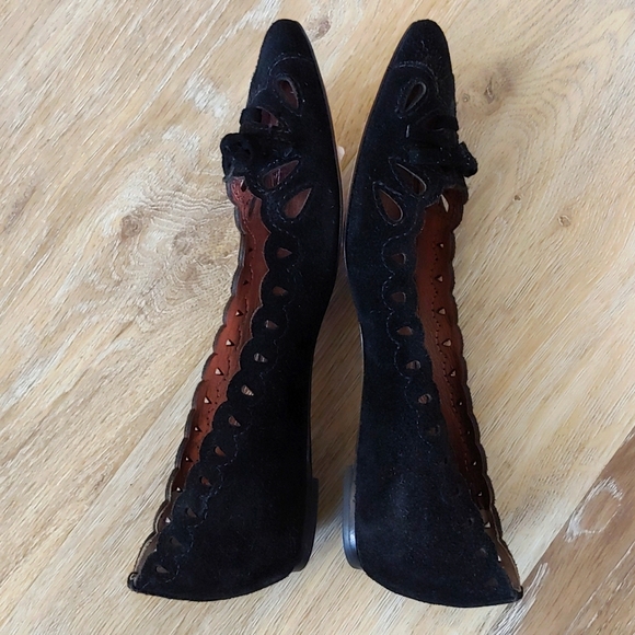 Joan & David Dahayli Black Suede Pointed Flat Shoes - Picture 5 of 11
